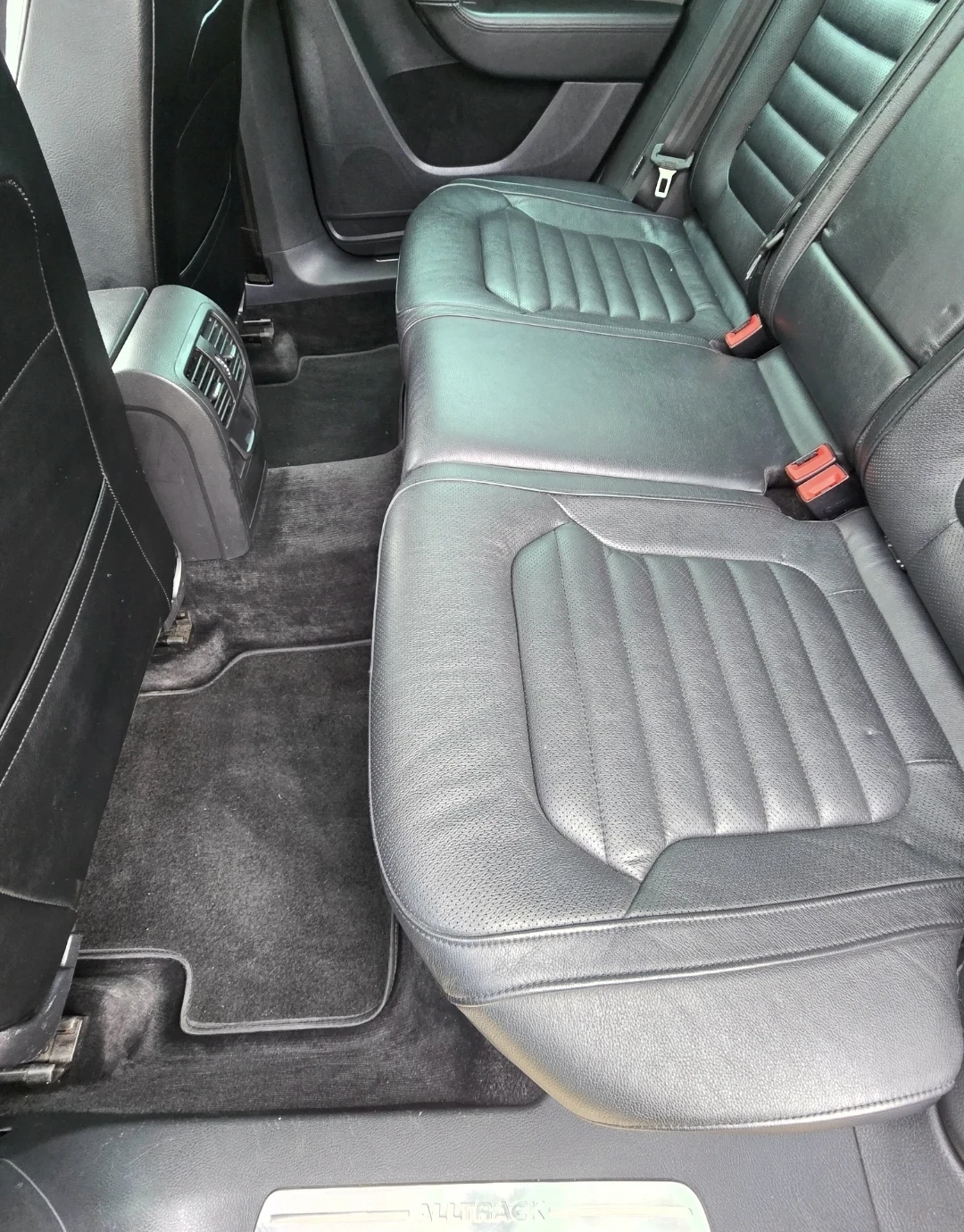 VW Passat  2.0 TDI 4MOTION/PANORAMA/KOGA/OBDUHVANE - изображение 7
