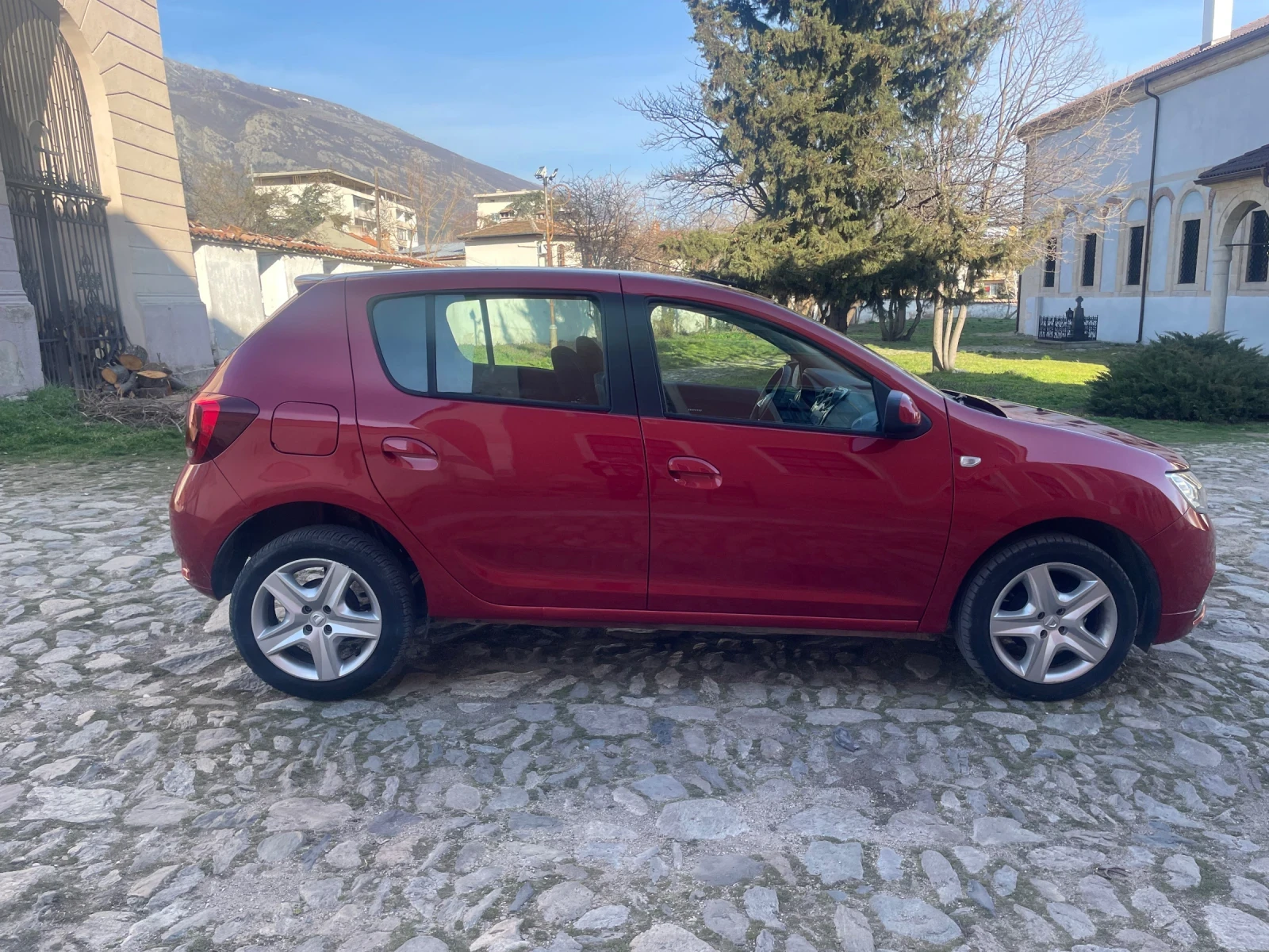 Dacia Sandero 1.0i, 75ks, 36000km KLIMA, снимка 6 - Автомобили и джипове - 53818515