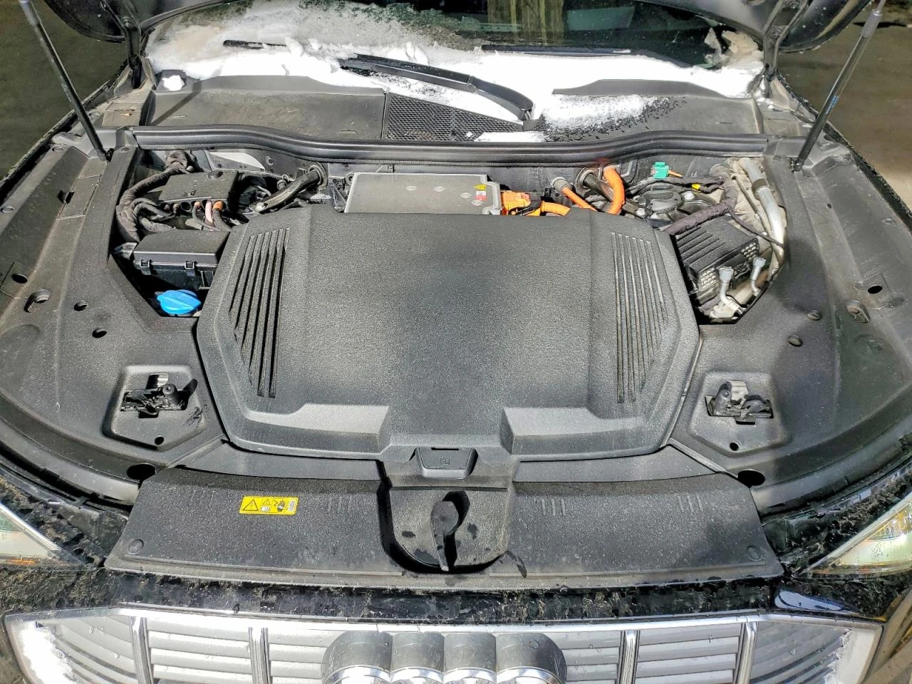 Audi E-Tron Prestige, снимка 13 - Автомобили и джипове - 54401975