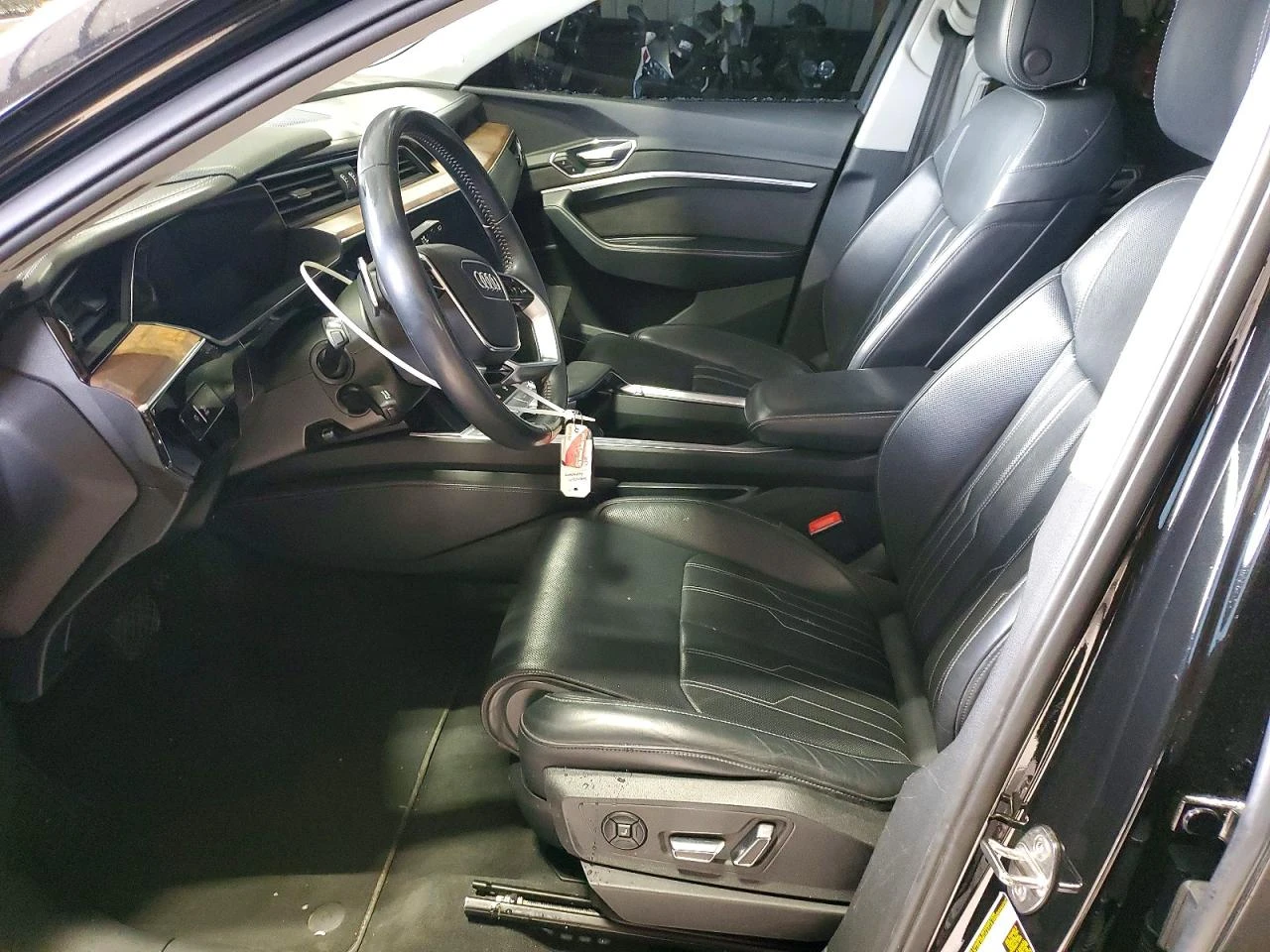 Audi E-Tron Prestige, снимка 7 - Автомобили и джипове - 54401975
