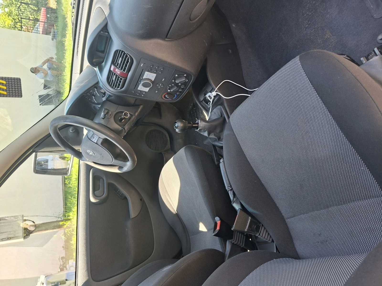 Opel Combo 1.3CDTI 75konq  173.000km realni, снимка 6 - Автомобили и джипове - 54762675