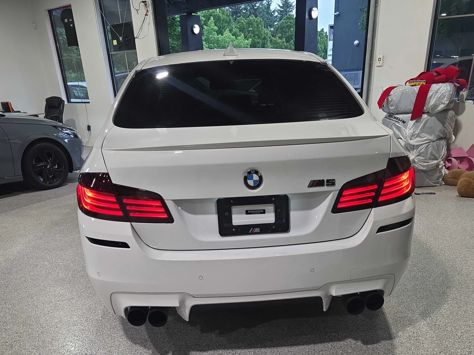 BMW M5 4.4L V8 / 28, 400 км. рядкост, снимка 4 - Автомобили и джипове - 54853350
