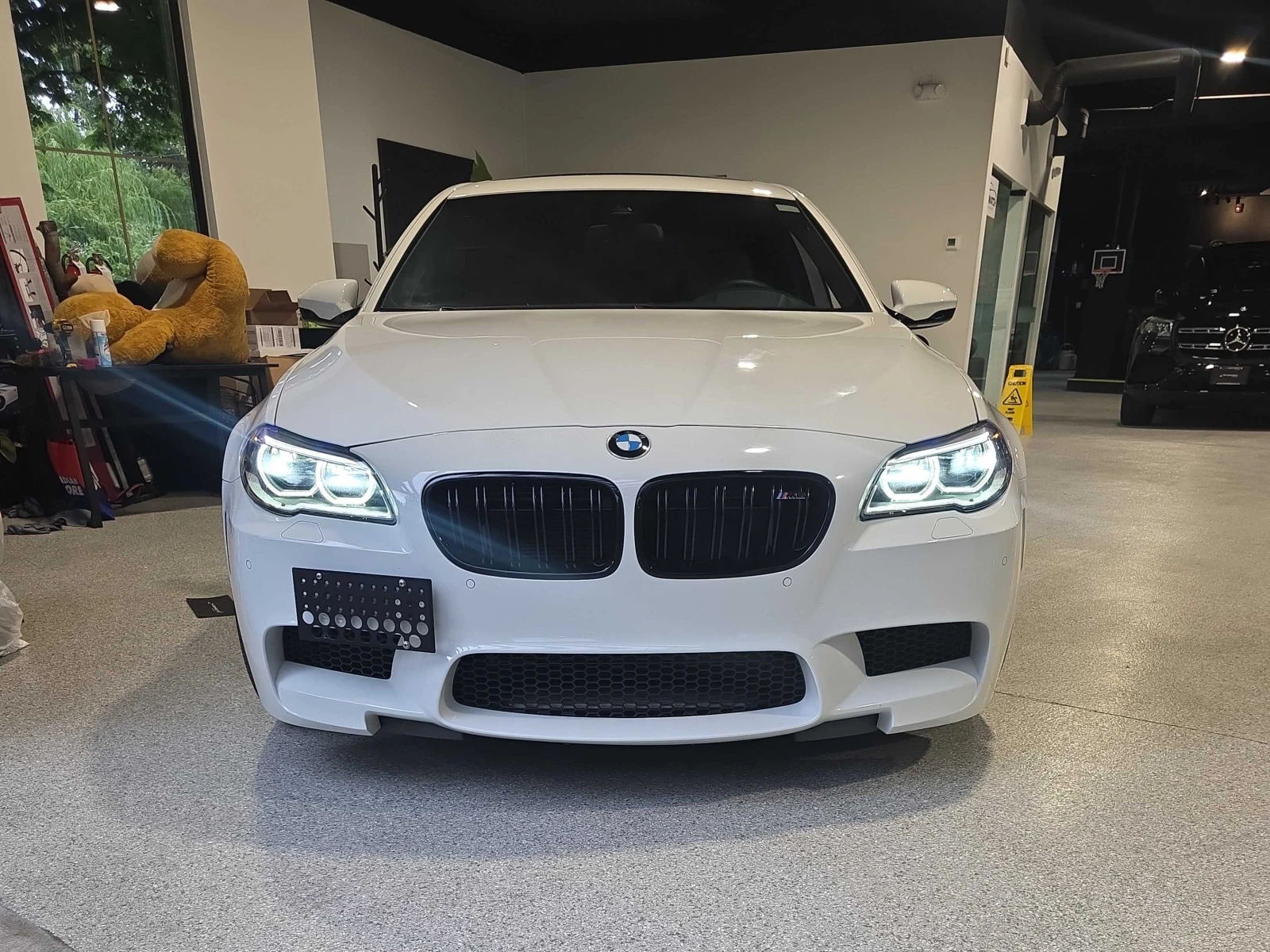 BMW M5 4.4L V8 / 28, 400 км. рядкост, снимка 2 - Автомобили и джипове - 54853350