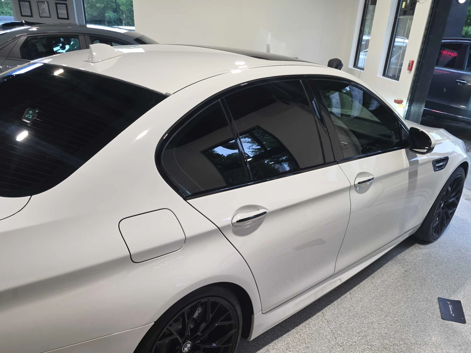 BMW M5 4.4L V8 / 28, 400 км. рядкост, снимка 5 - Автомобили и джипове - 54853350