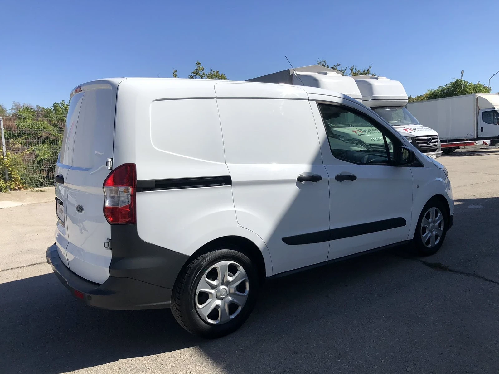 Ford Courier / Transit Courier / 2022г., снимка 4 - Автомобили и джипове - 56362221