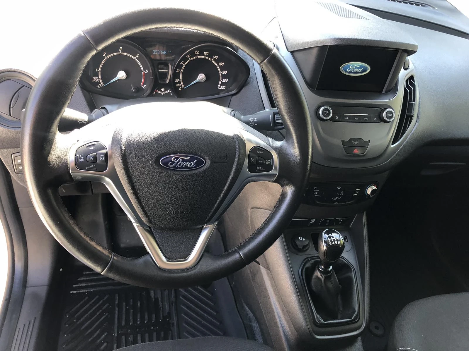 Ford Courier / Transit Courier / 2022г., снимка 10 - Автомобили и джипове - 56362221