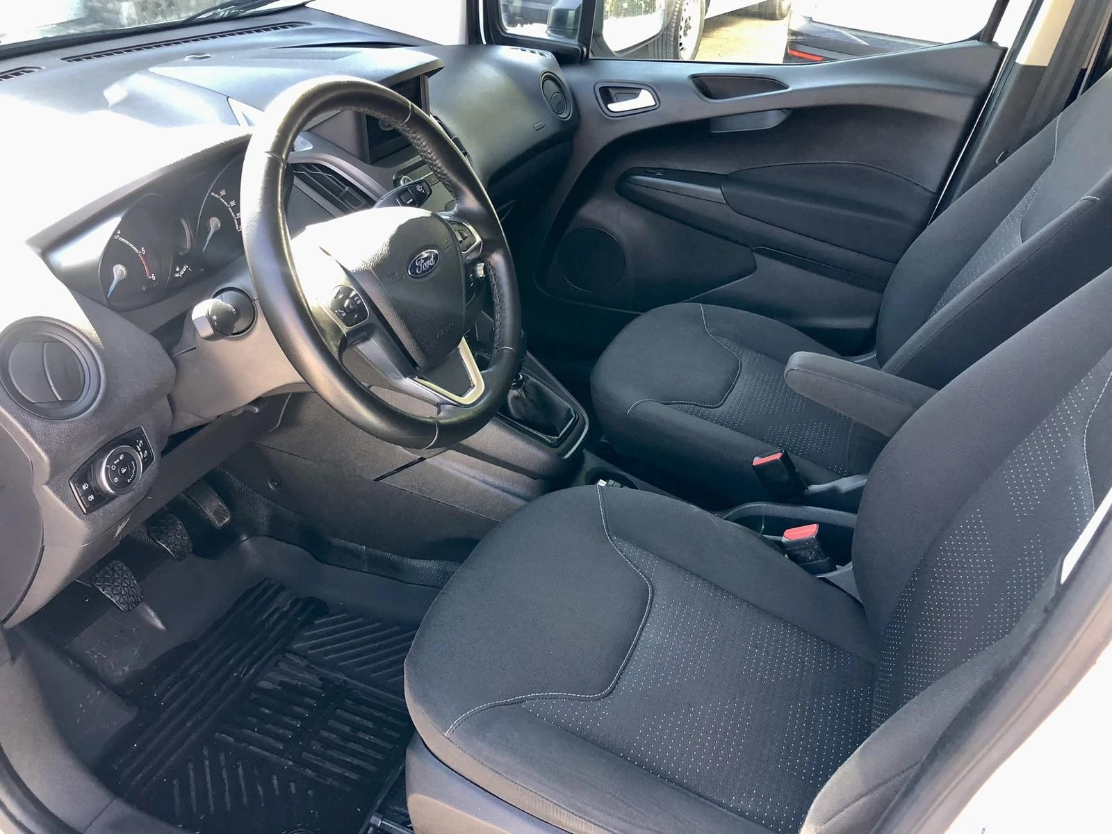 Ford Courier / Transit Courier / 2022г., снимка 9 - Автомобили и джипове - 56362221