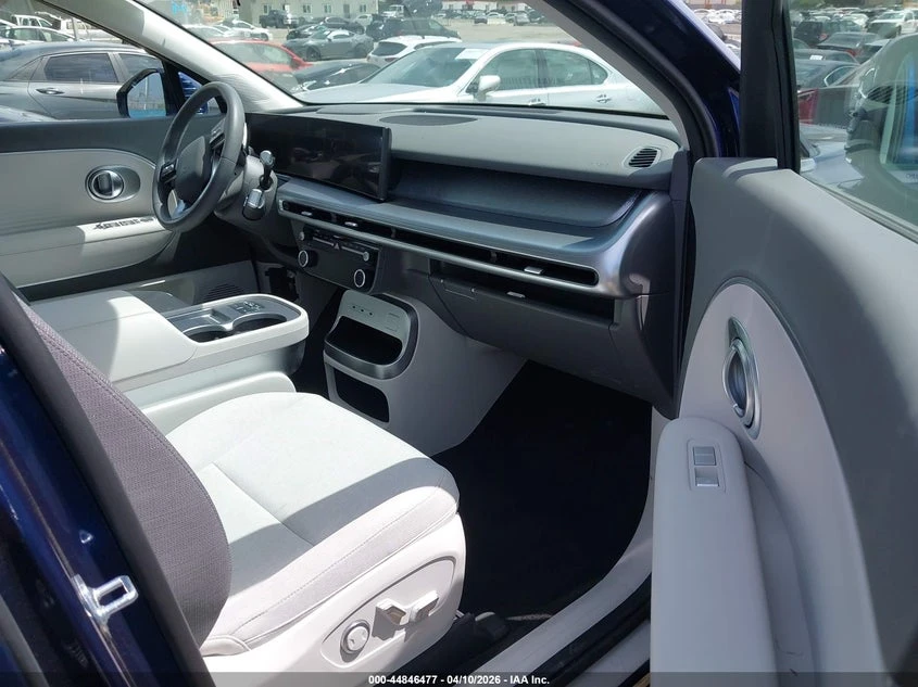 Hyundai IONIQ 9 Se, снимка 5 - Автомобили и джипове - 56522565