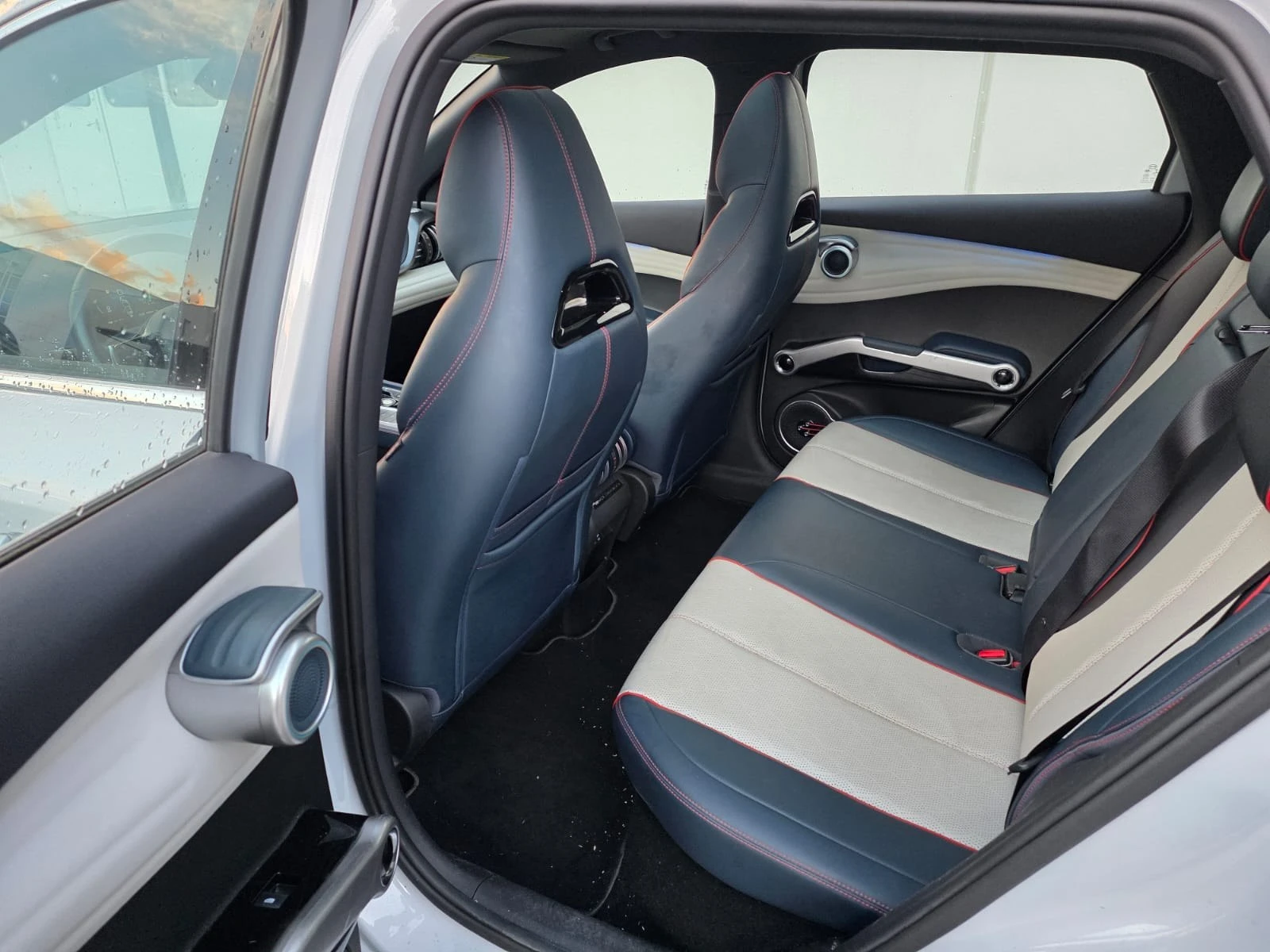 BYD Atto3, снимка 4 - Автомобили и джипове - 56660125