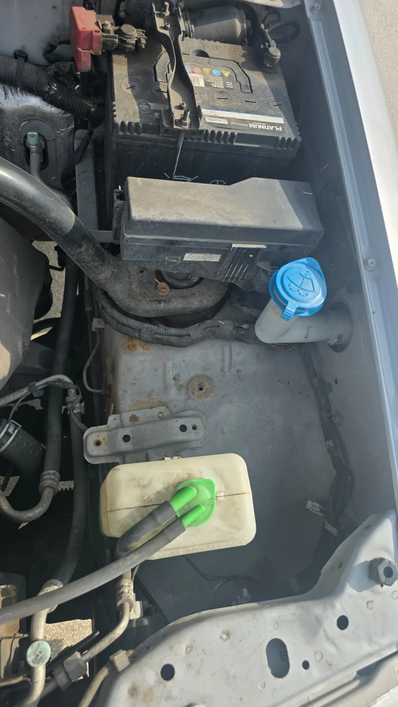 Suzuki Grand vitara 2.0i, снимка 9 - Автомобили и джипове - 52576650