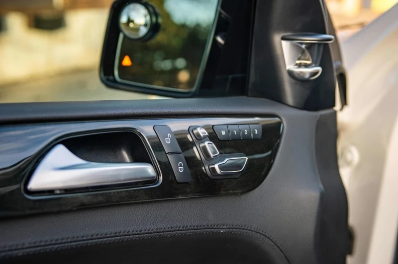 Mercedes-Benz GLS * 550 * CARFAX * ЦЕНА ДО БГ, снимка 10 - Автомобили и джипове - 53087914