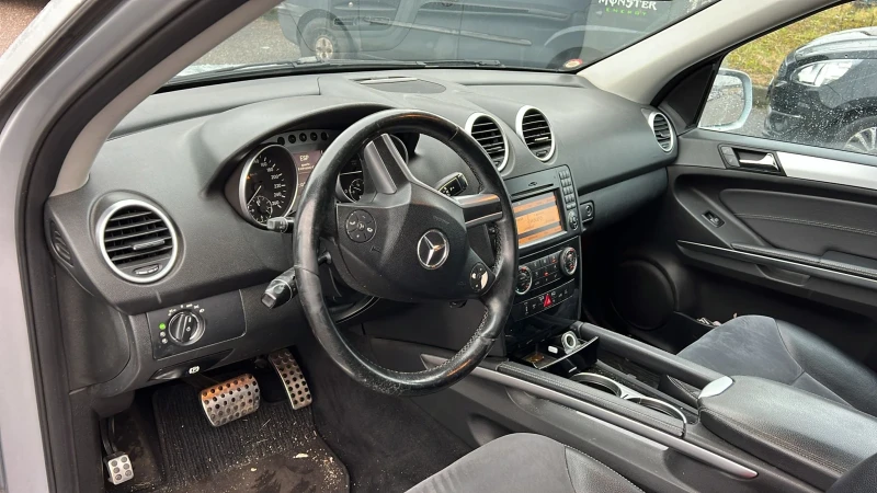 Mercedes-Benz ML 280 FACELIFT * 3.0cdi v6 190hp* NAVI* КОЖА* ЛИЗИНГ* , снимка 9 - Автомобили и джипове - 53342465
