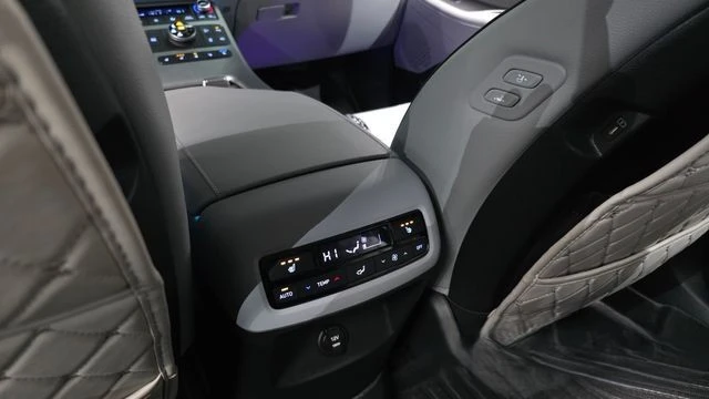 Hyundai Palisade Гаранция до 2г., Автосервиз, Резервни части сигурн, снимка 16 - Автомобили и джипове - 53482425