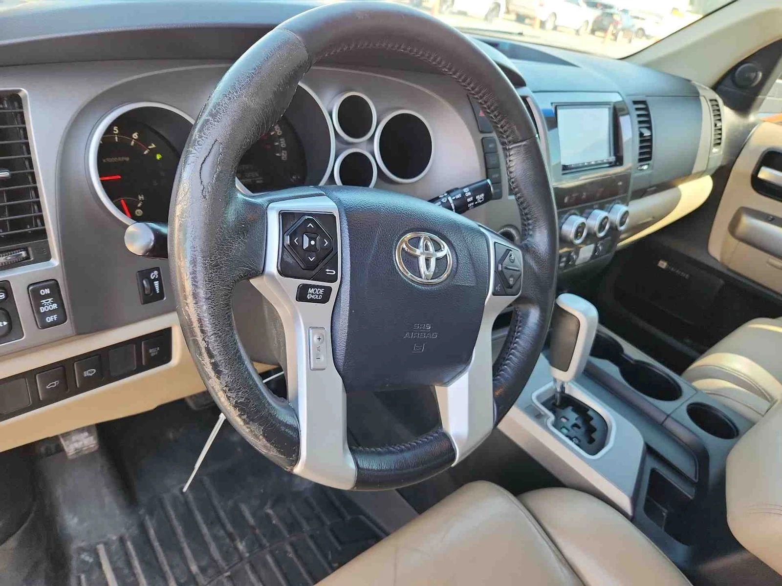 Toyota Sequoia LIMITED* ПЪРВИ СОБСТВЕНИК* JBL* ПАНО - изображение 8