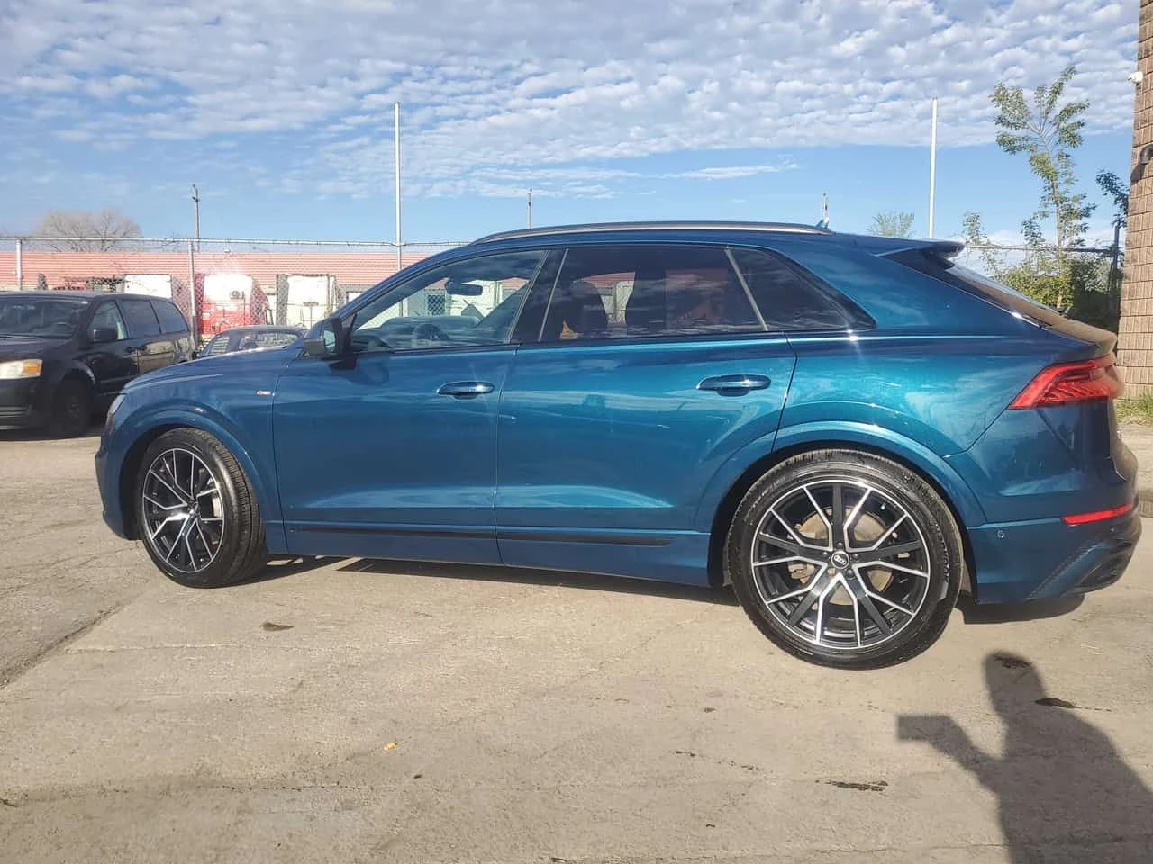 Audi Q8 Technik S LINE/ОБДУХВАНЕ/ПАНОРАМА/ДИСТРОНИК/360, снимка 4 - Автомобили и джипове - 54572614