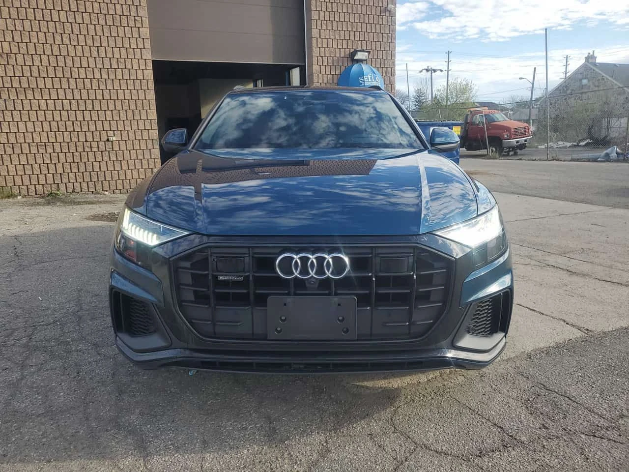 Audi Q8 Technik S LINE/ОБДУХВАНЕ/ПАНОРАМА/ДИСТРОНИК/360, снимка 2 - Автомобили и джипове - 54572614