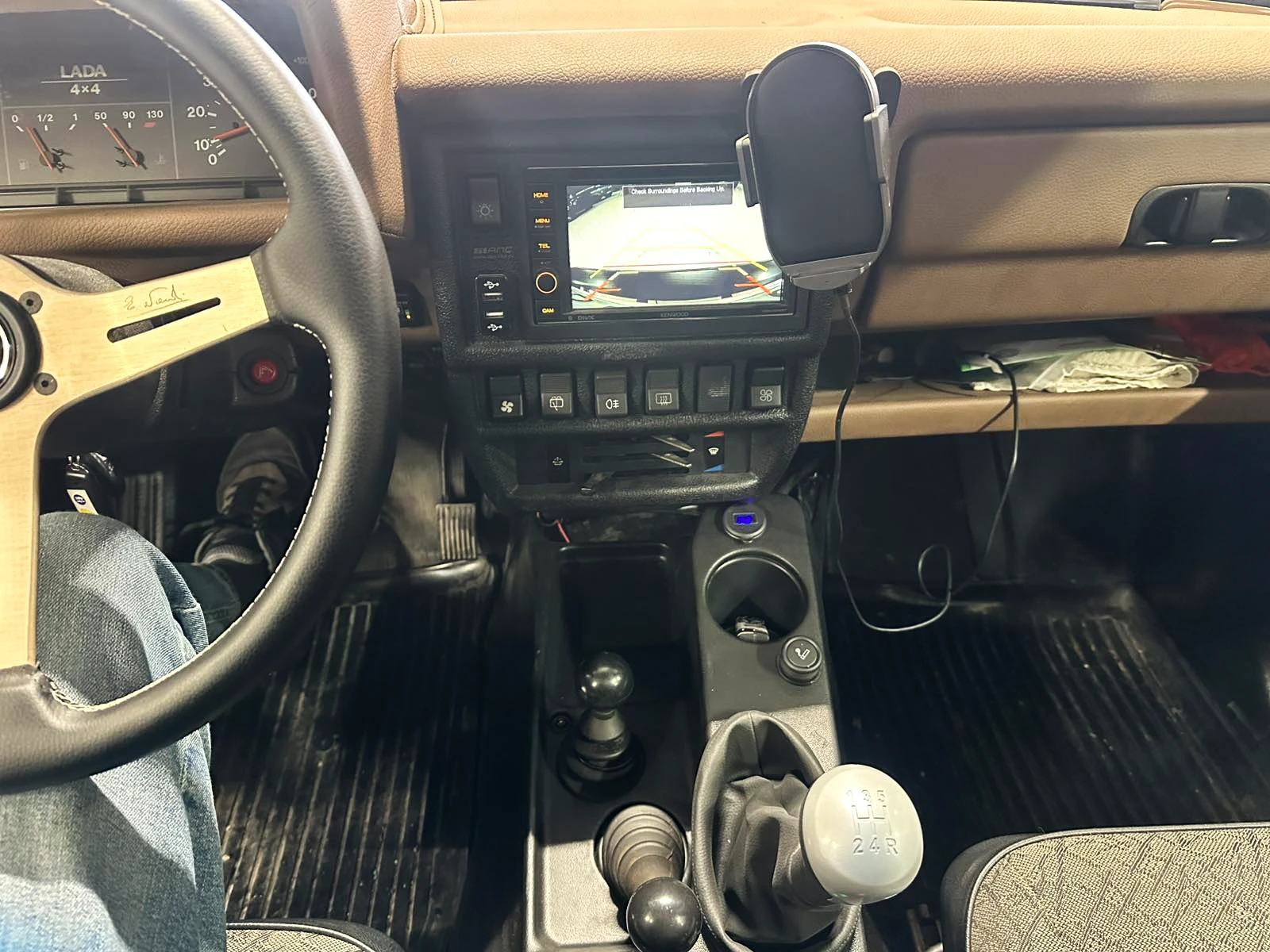 Lada Niva 1, 7, снимка 14 - Автомобили и джипове - 54915645