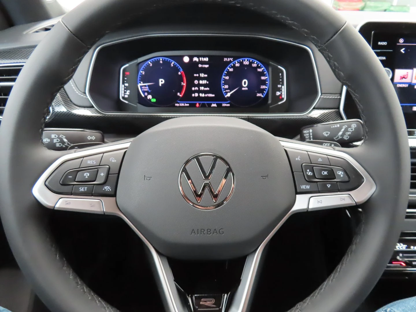 VW T-Cross, снимка 11 - Автомобили и джипове - 56420767