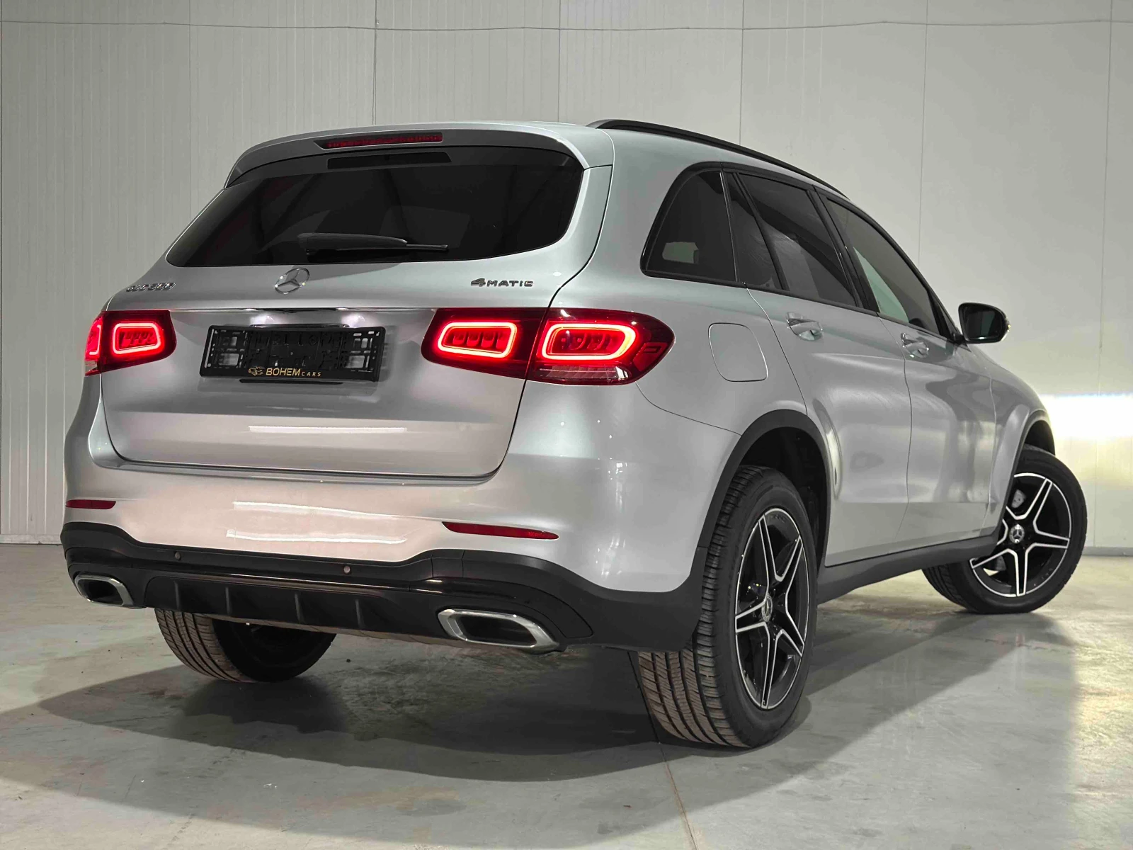 Mercedes-Benz GLC 300 AMG Package, снимка 3 - Автомобили и джипове - 55575603