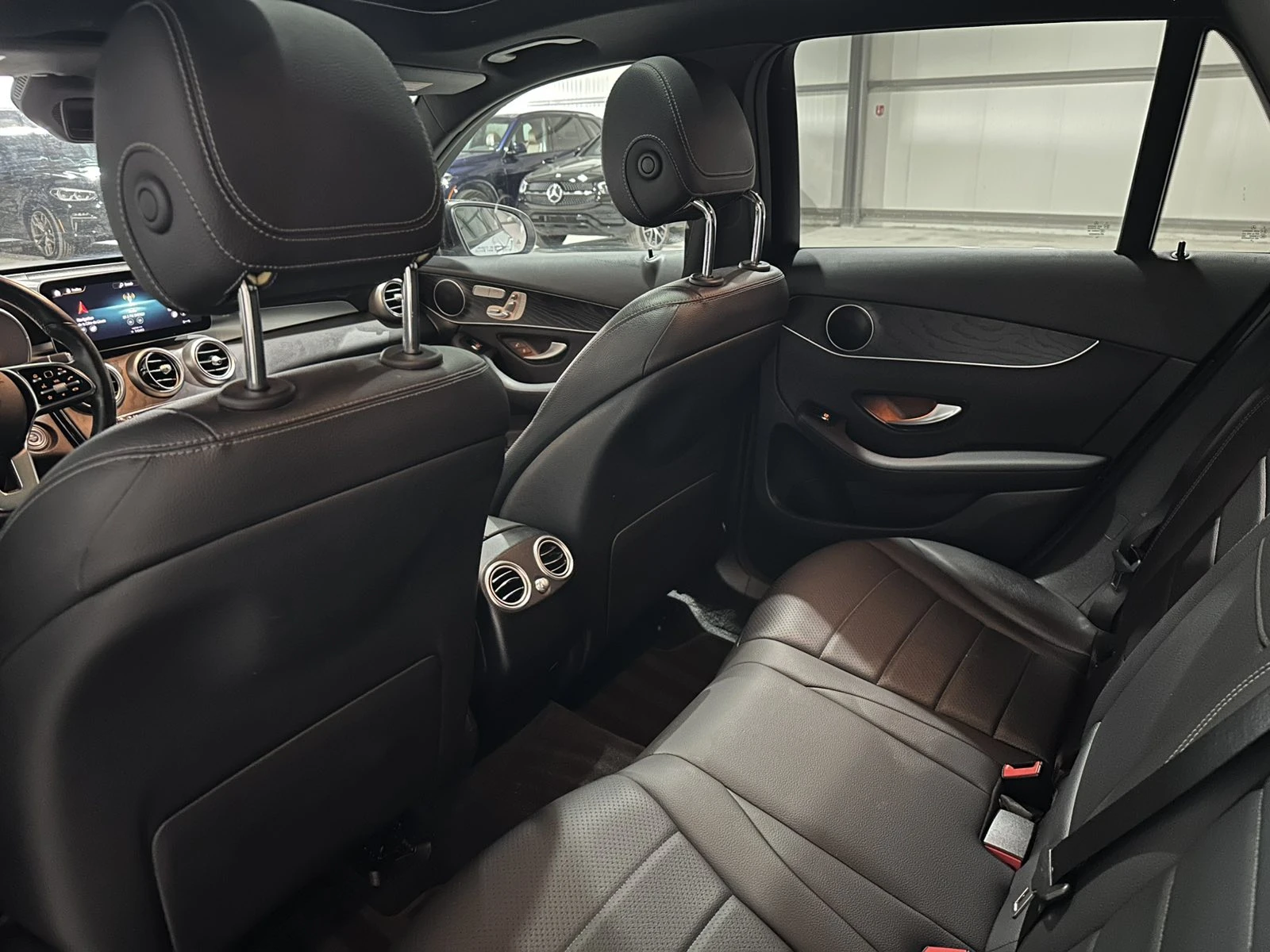 Mercedes-Benz GLC 300 AMG Package, снимка 13 - Автомобили и джипове - 55575603