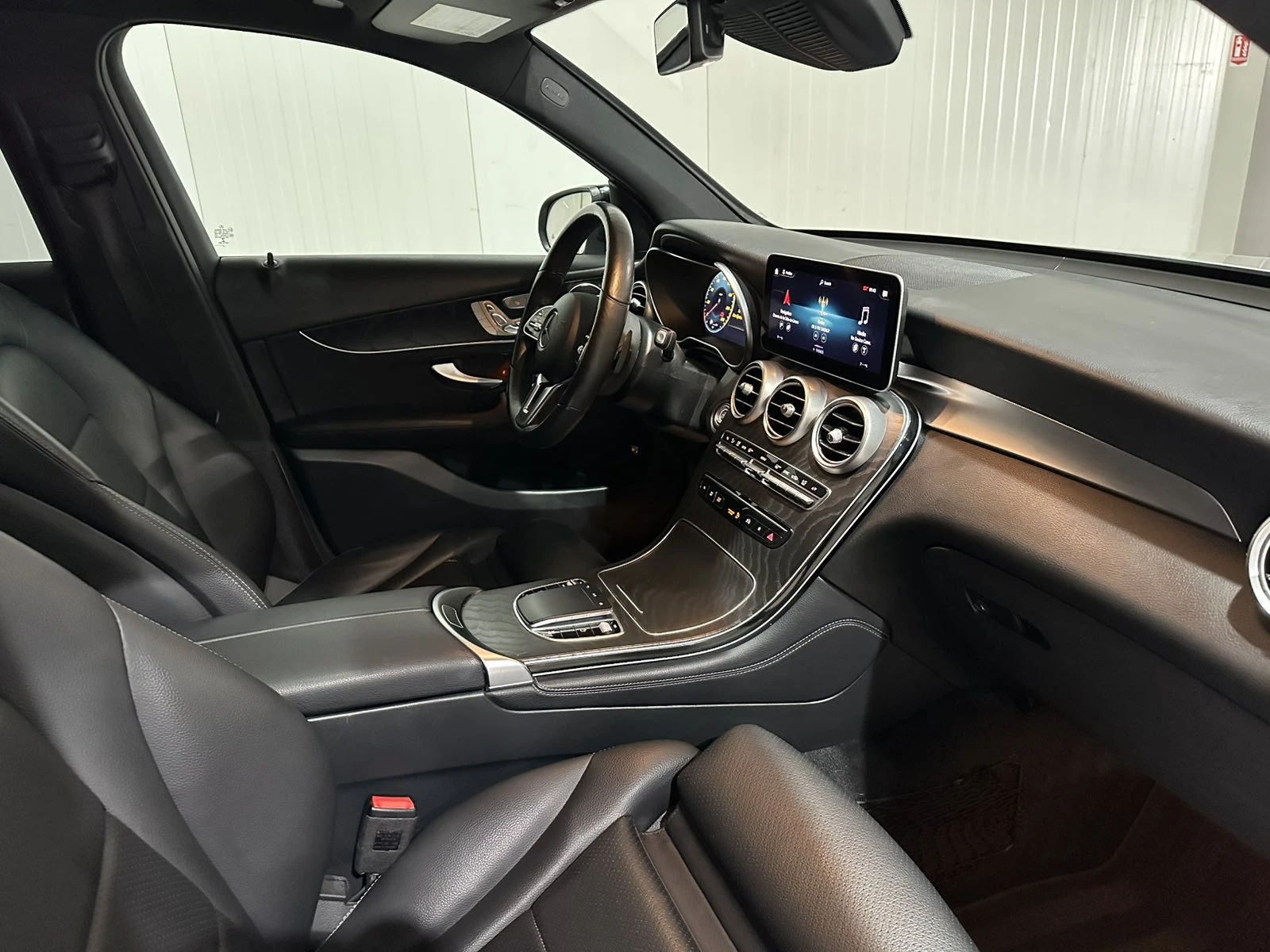 Mercedes-Benz GLC 300 AMG Package, снимка 16 - Автомобили и джипове - 55575603