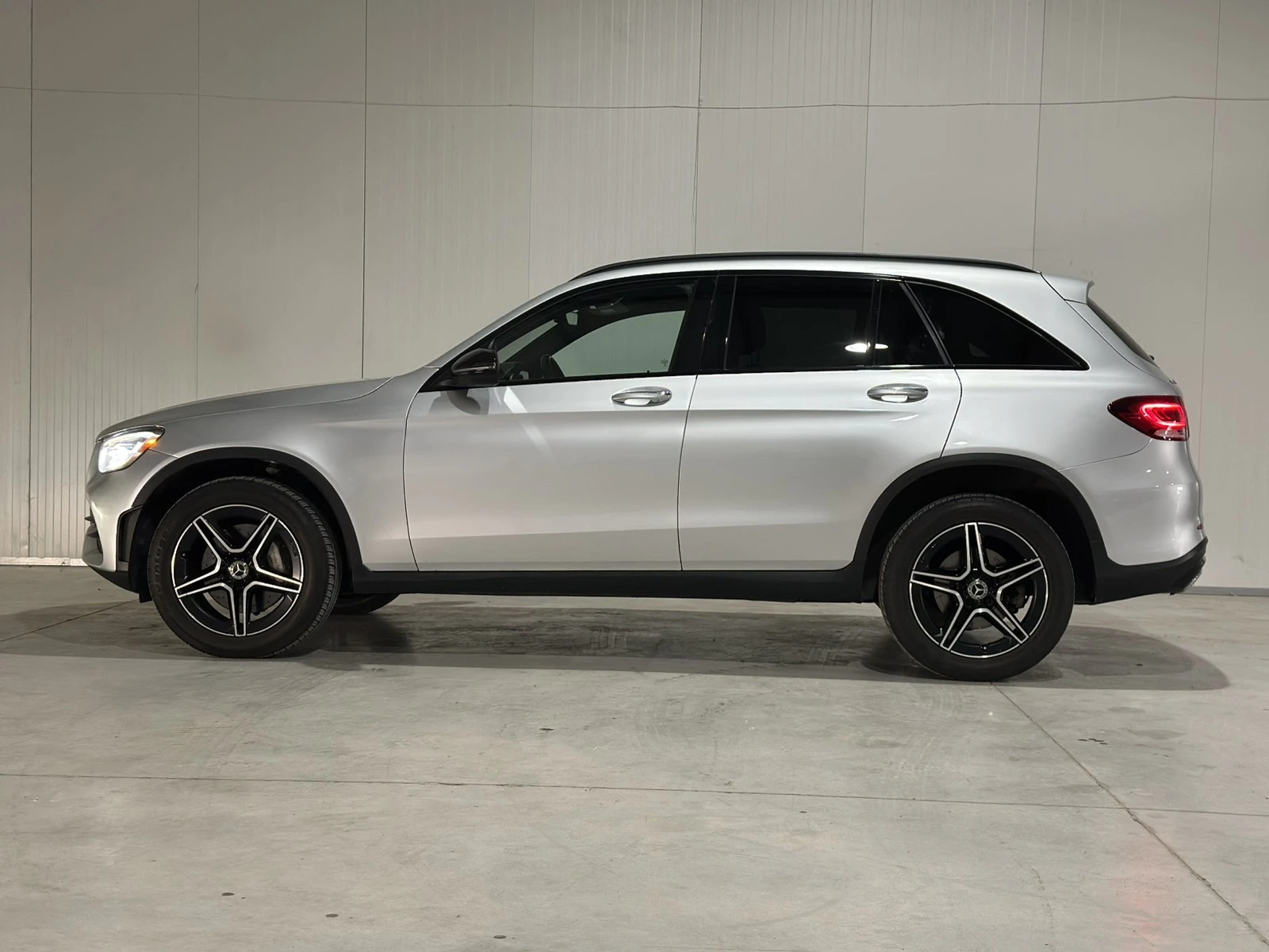 Mercedes-Benz GLC 300 AMG Package, снимка 6 - Автомобили и джипове - 55575603