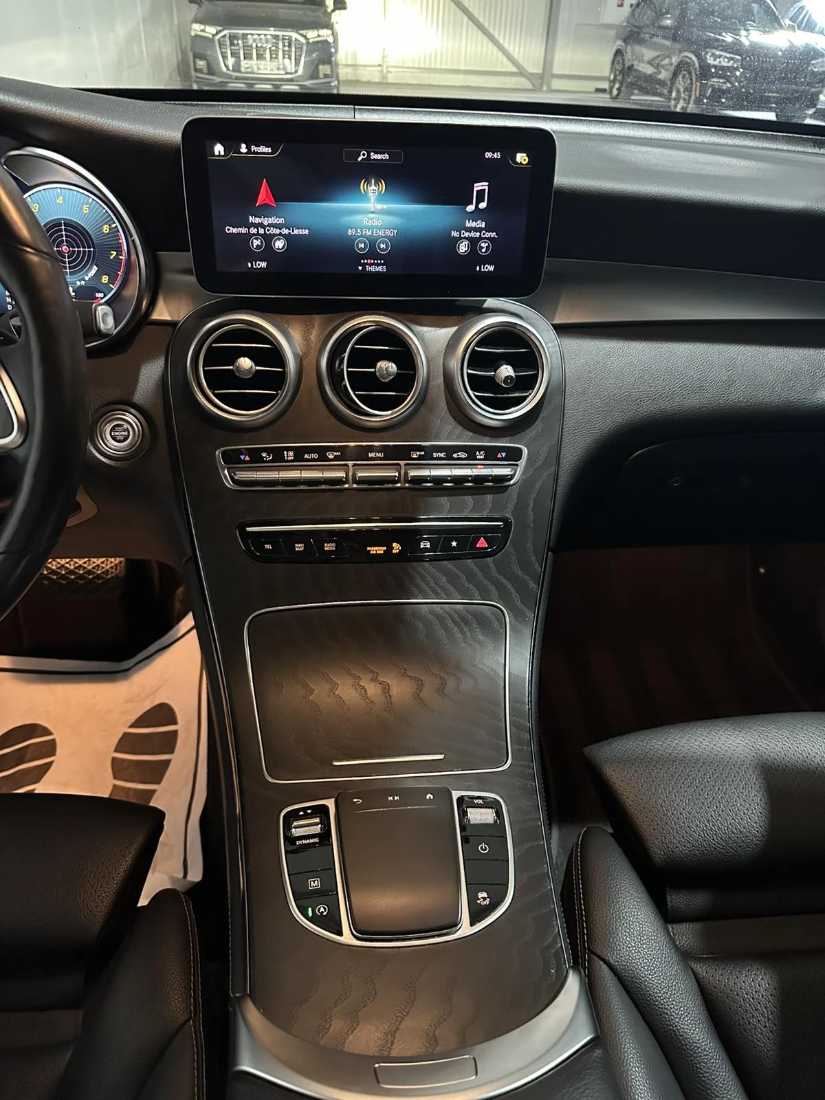 Mercedes-Benz GLC 300 AMG Package, снимка 11 - Автомобили и джипове - 55575603