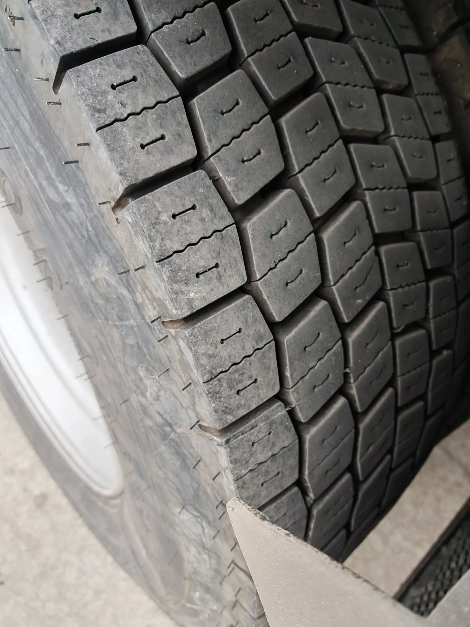 Mercedes-Benz 1844 Актрос  - изображение 9