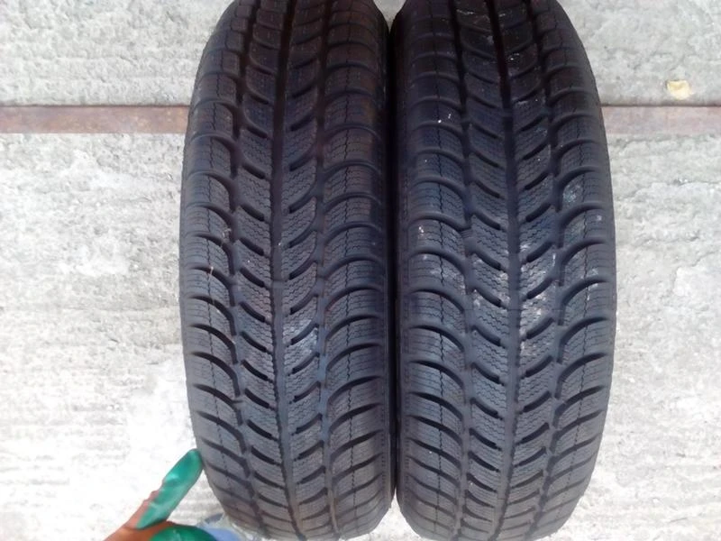 Гуми Зимни 175/65R15, снимка 6 - Гуми и джанти - 18699681