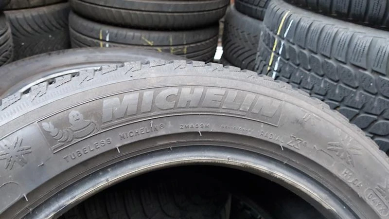 Гуми Зимни 225/50R17, снимка 5 - Гуми и джанти - 27725814