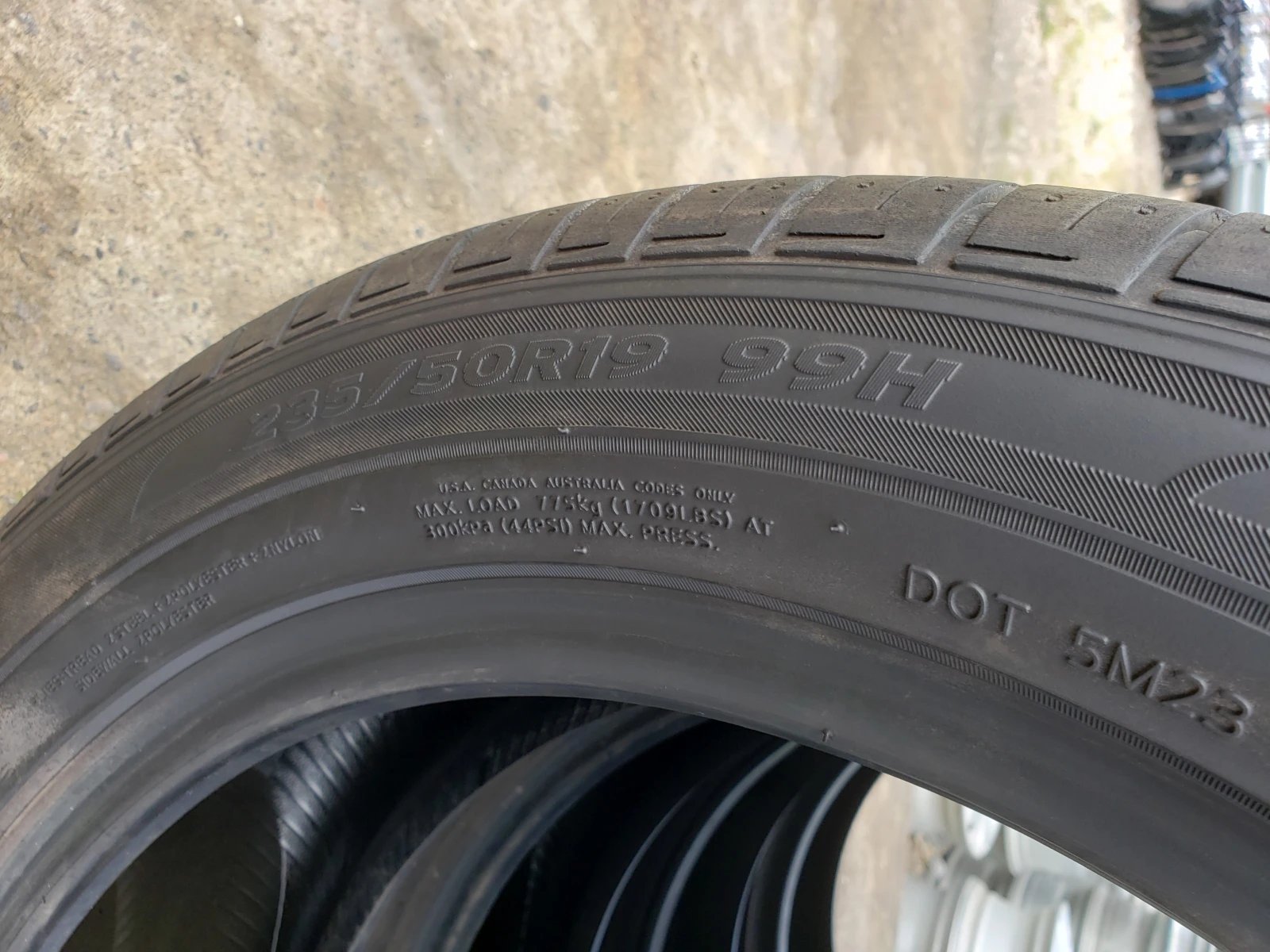 Гуми Летни 235/50R19, снимка 6 - Гуми и джанти - 54395361
