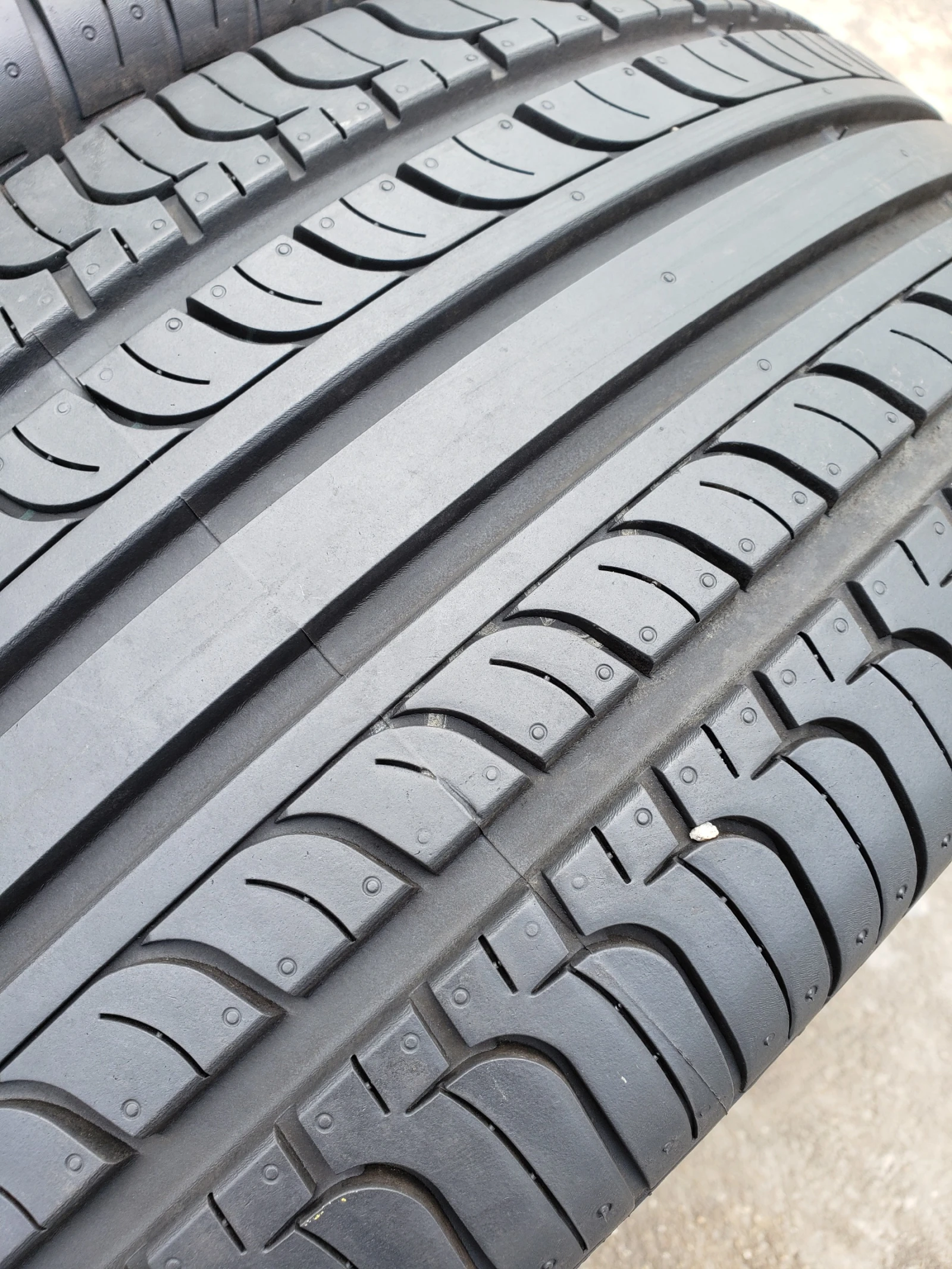 Гуми Летни 235/50R19, снимка 5 - Гуми и джанти - 54395361