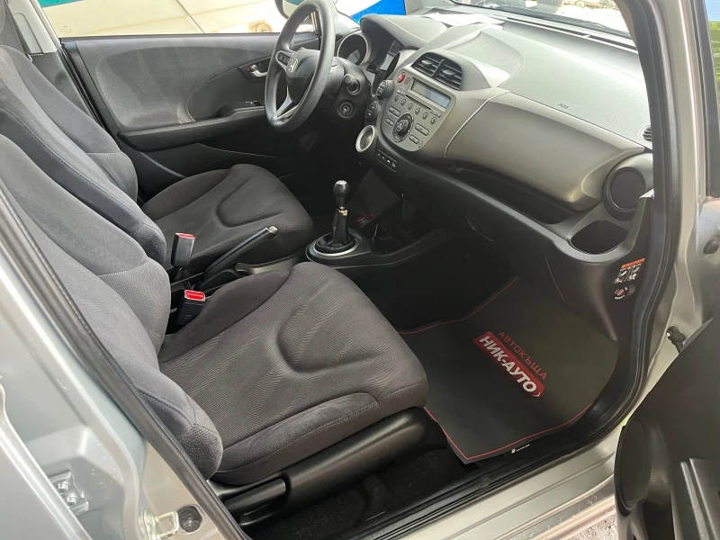 Honda Jazz 1.4i, снимка 10 - Автомобили и джипове - 46374880