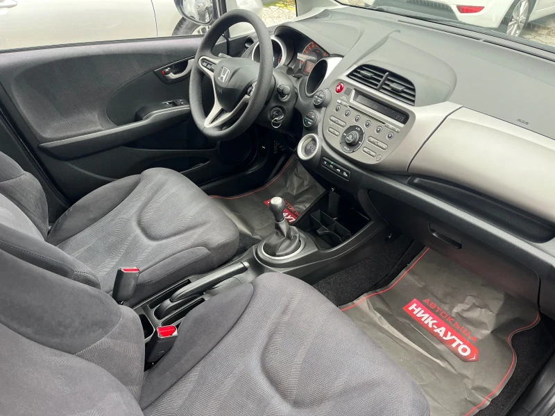 Honda Jazz 1.4i, снимка 5 - Автомобили и джипове - 46374880