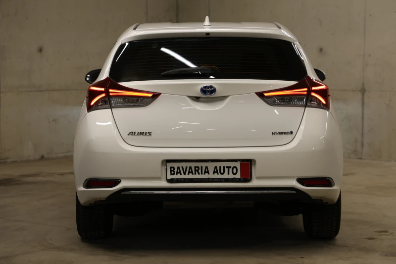 Toyota Auris 1.8 Hybrid, CVT, LED, Navi, Камера, Темпомат, снимка 4 - Автомобили и джипове - 47270259