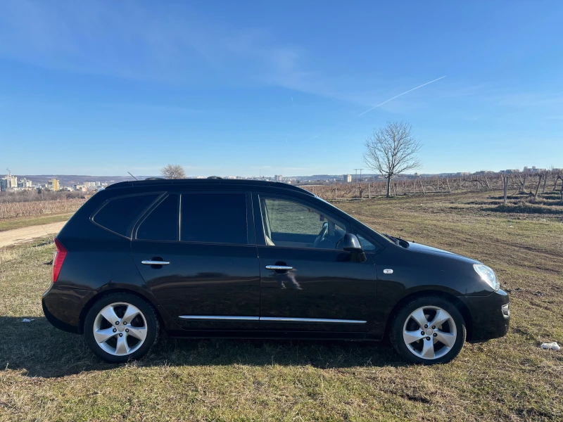 Kia Carens, снимка 3 - Автомобили и джипове - 48560955