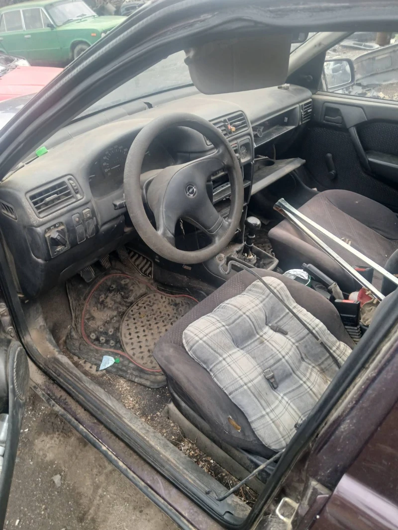 Opel Vectra A, снимка 5 - Автомобили и джипове - 51051247