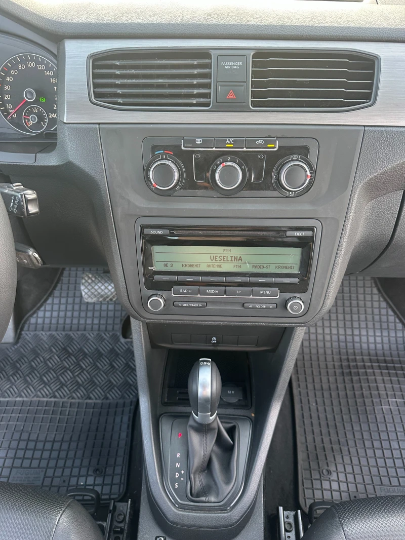VW Caddy 2.0TDI 102kc DSG 7MESTA FULLL, снимка 12 - Автомобили и джипове - 51625376