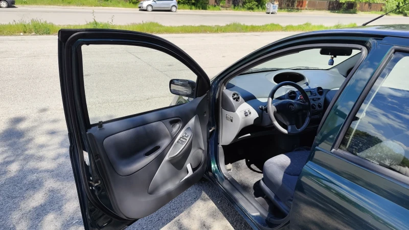 Toyota Yaris, снимка 4 - Автомобили и джипове - 52640564