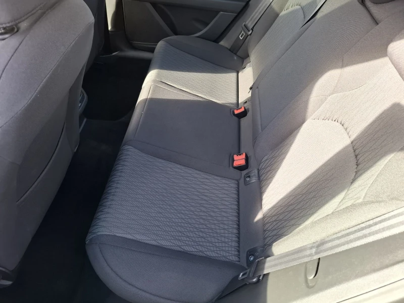 Seat Leon 1.6 - 105кс. 137000км. Панорама  навигация, снимка 8 - Автомобили и джипове - 52280676