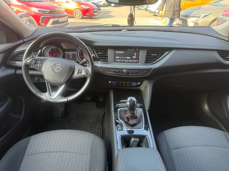 Opel Insignia 1.5 Turbo, снимка 8 - Автомобили и джипове - 53043352