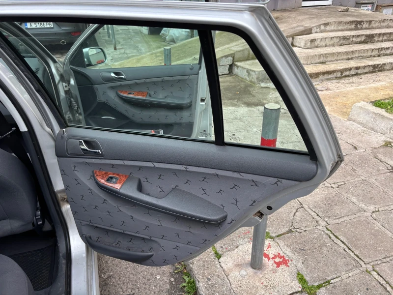 Skoda Fabia, снимка 10 - Автомобили и джипове - 53063216