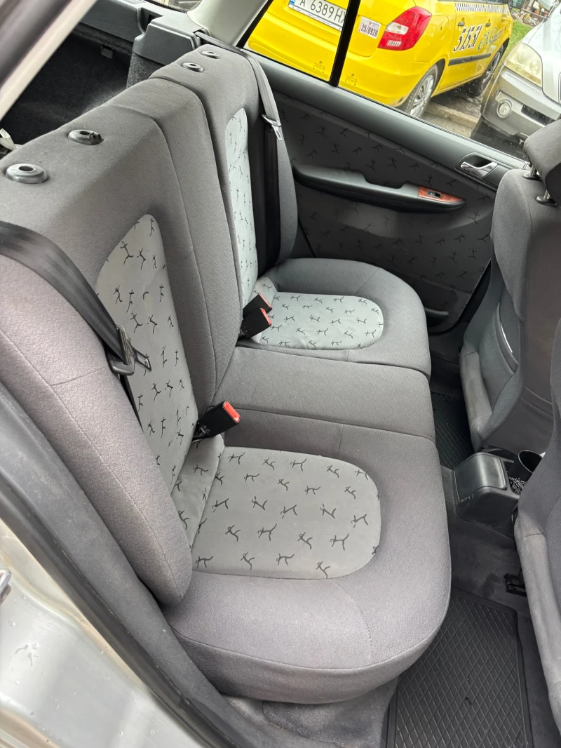 Skoda Fabia, снимка 15 - Автомобили и джипове - 53063216