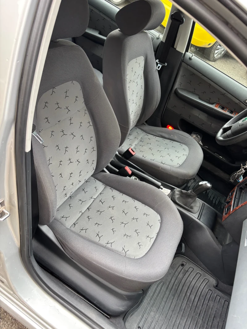 Skoda Fabia, снимка 13 - Автомобили и джипове - 53063216