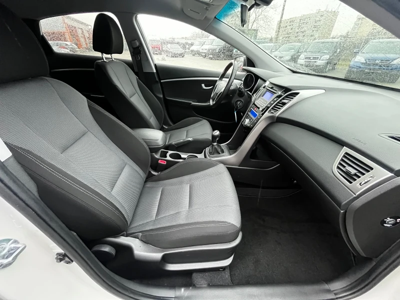 Hyundai I30 1.6CRDI Facelift, снимка 10 - Автомобили и джипове - 53444091