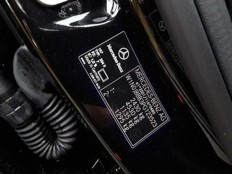 Mercedes-Benz GLC 200 * 4Matic AMG Line* АВТОФИНАНСИРАНЕ*  - изображение 10