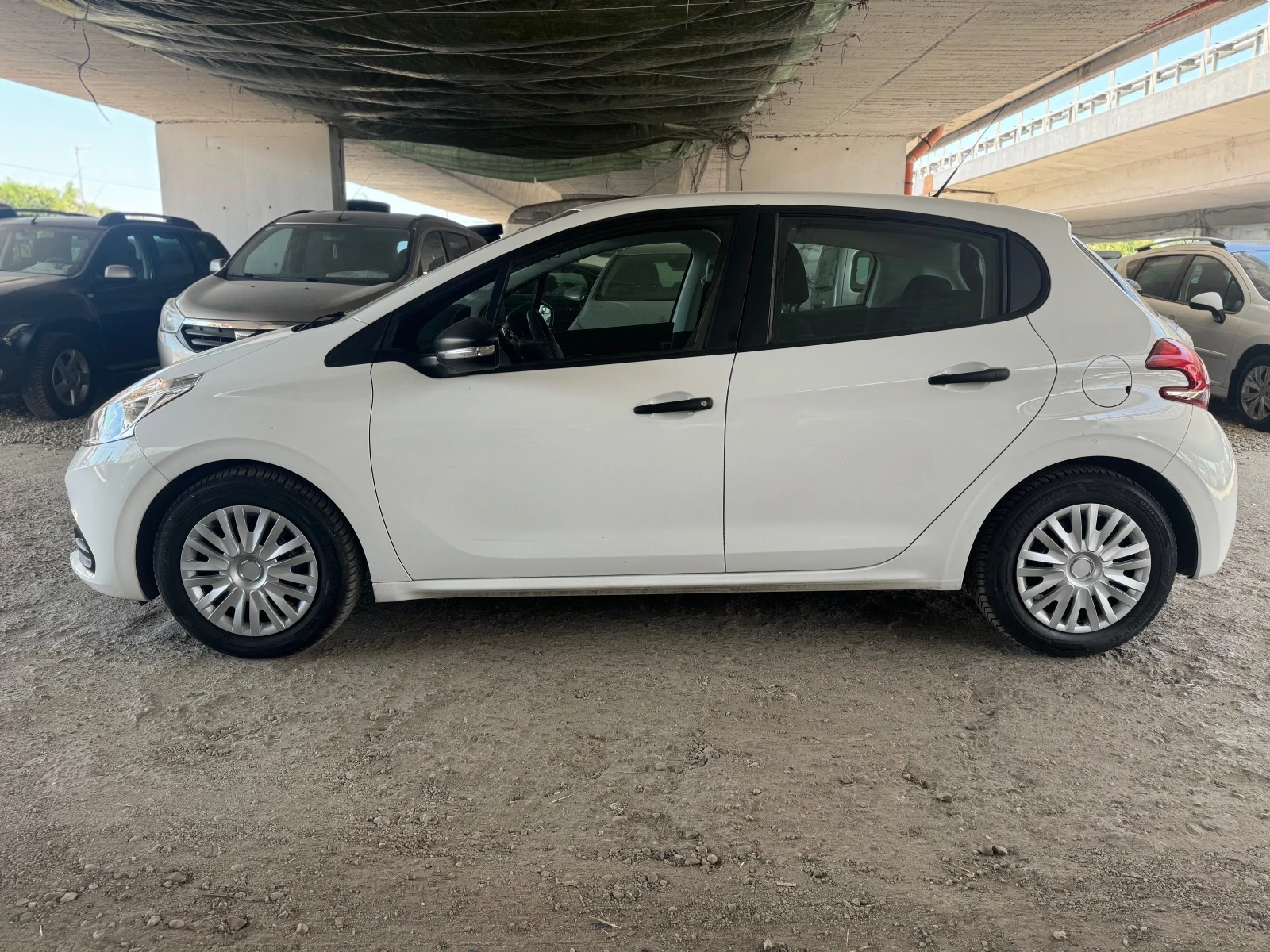 Peugeot 208 1.6BlueHDI-2018-EURO6 - изображение 7