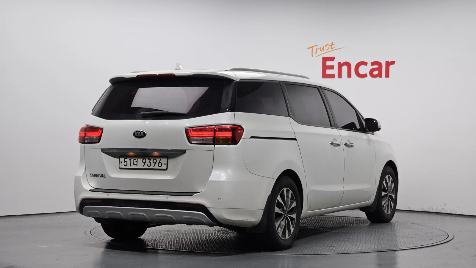 Kia Carnival All New 9-seater Luxury - изображение 2