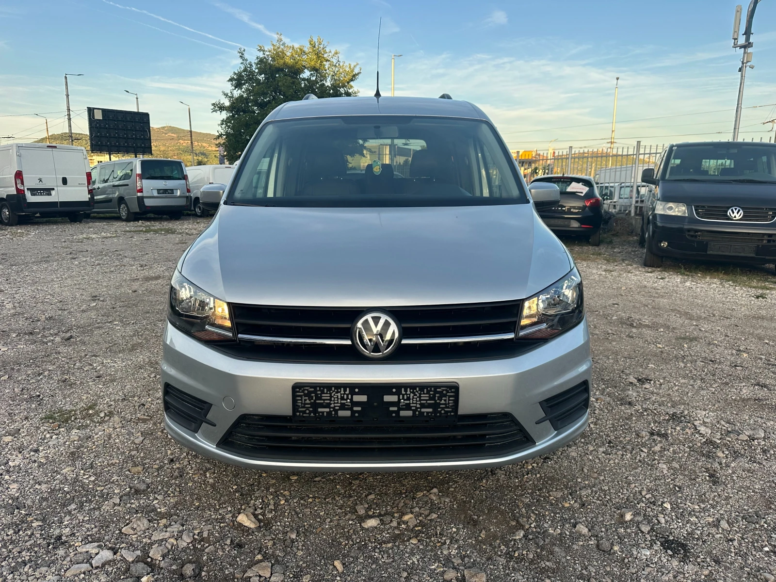 VW Caddy 2.0TDI 102kc DSG 7MESTA FULLL - изображение 8