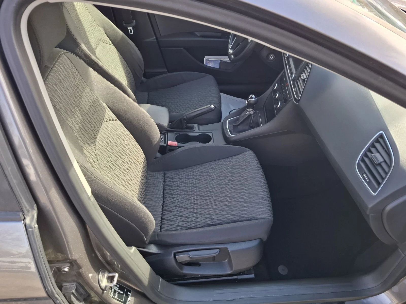 Seat Leon 1.6 - 105. 137000.    | Mobile.bg   10